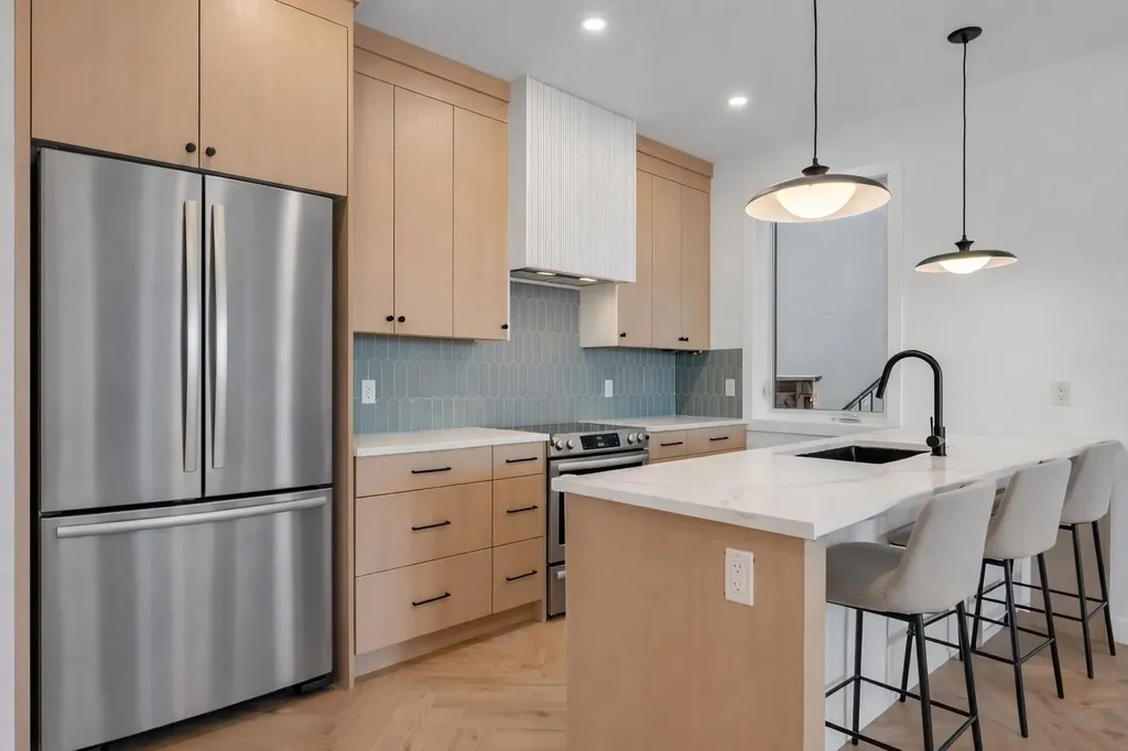 1524 29 Avenue SW Calgary AB T2T 1M3