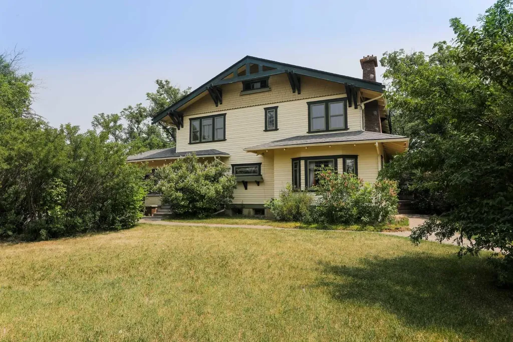 302 King Street Nobleford AB T0L 1S0