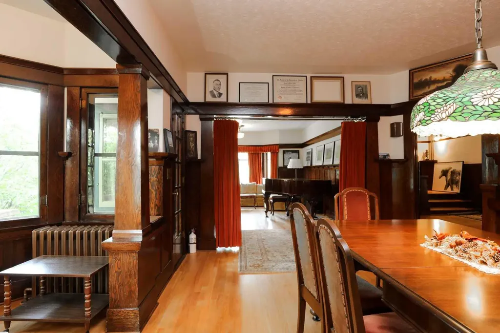 302 King Street Nobleford AB T0L 1S0