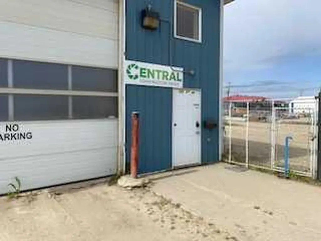 121 1 Avenue Fox Creek AB T0H 3Z0