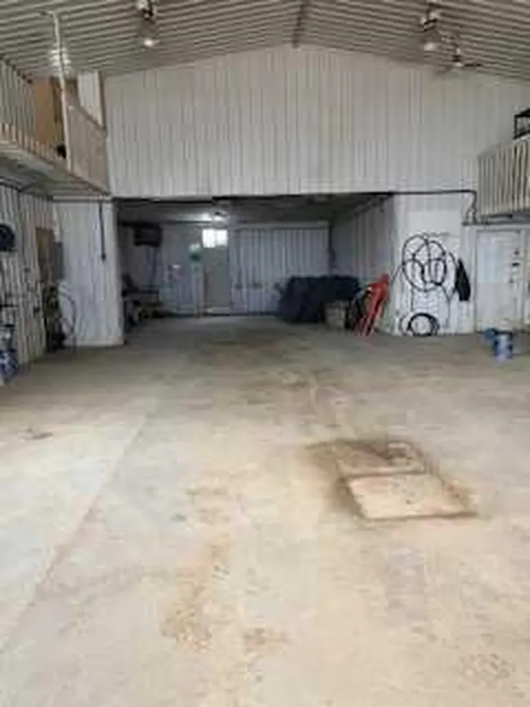 121 1 Avenue Fox Creek AB T0H 3Z0