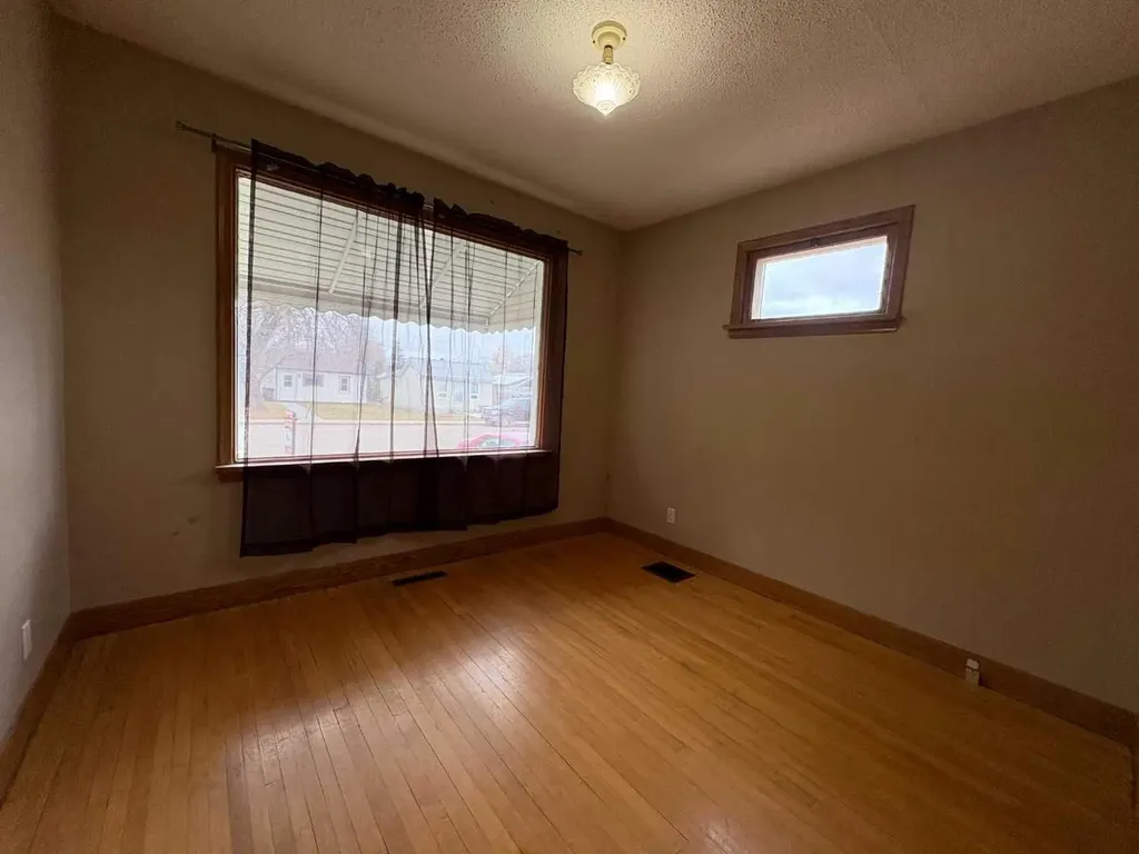 4517 53 Street Vermilion AB T9X 1X9