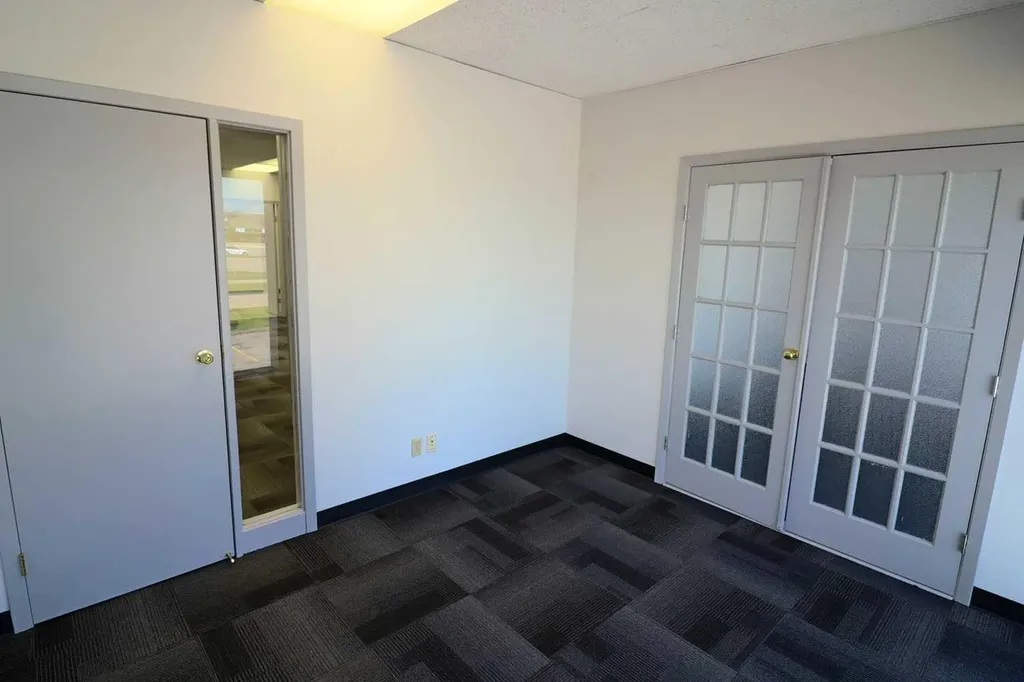 4712 13 Street NE Calgary AB T2E 6P1