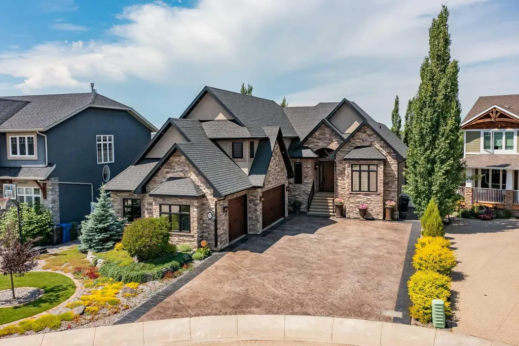 32 Sagewood Close Red Deer AB T4R 0M5