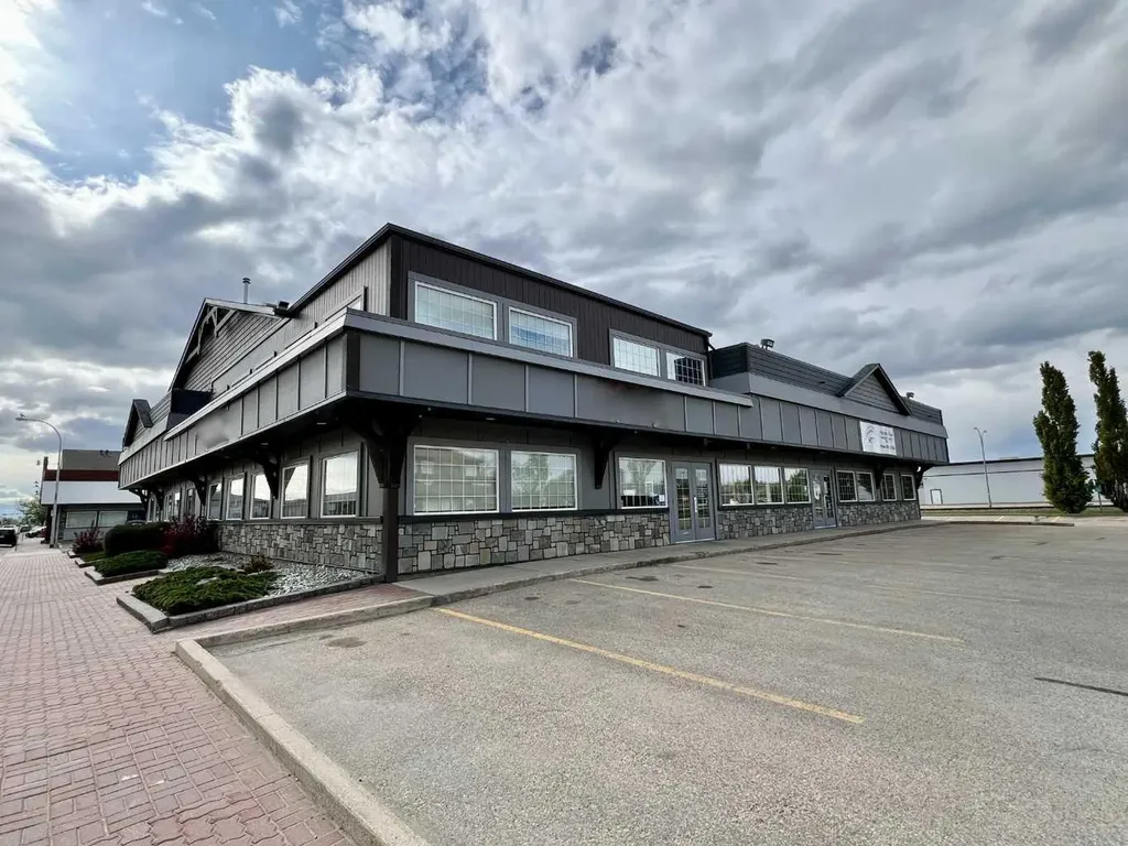 9824 97 Avenue Grande Prairie AB T8V 7K2