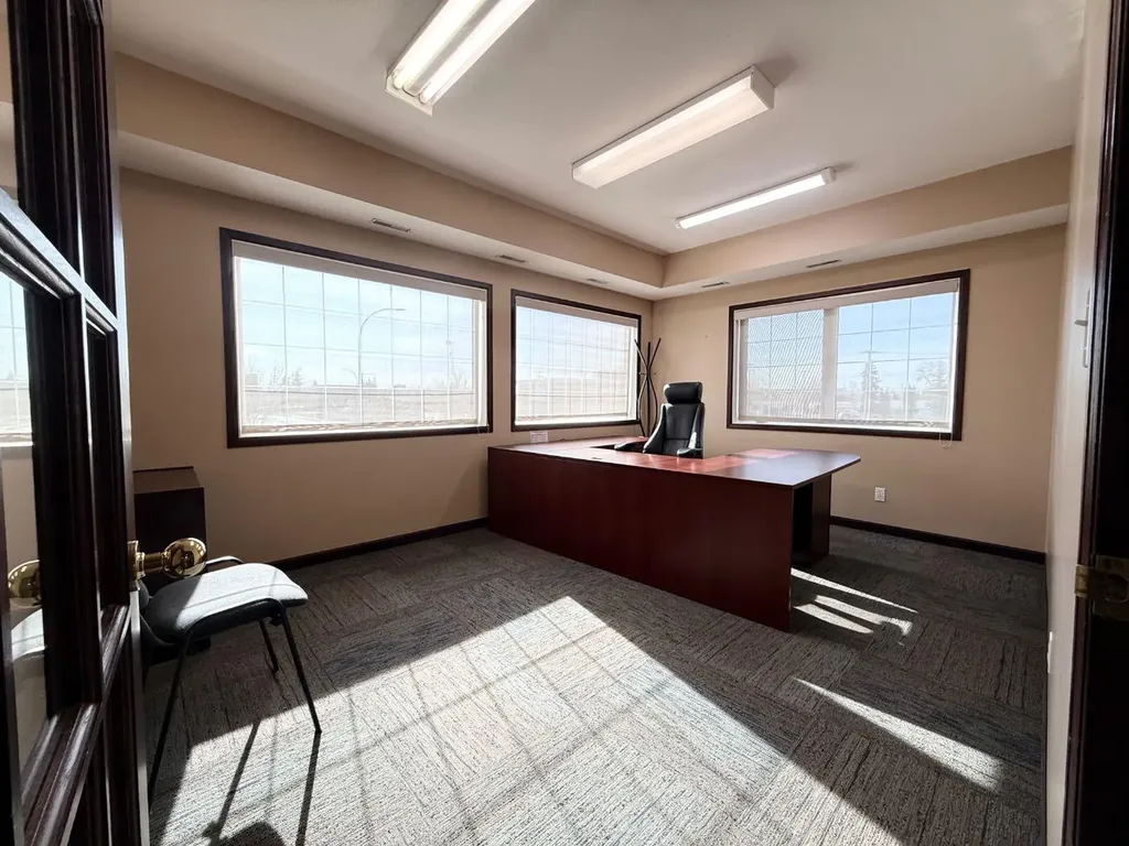 9824 97 Avenue Grande Prairie AB T8V 7K2