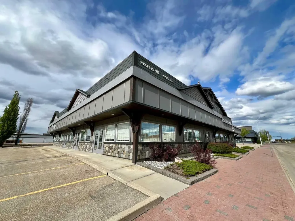 9824 97 Avenue Grande Prairie AB T8V 7K2
