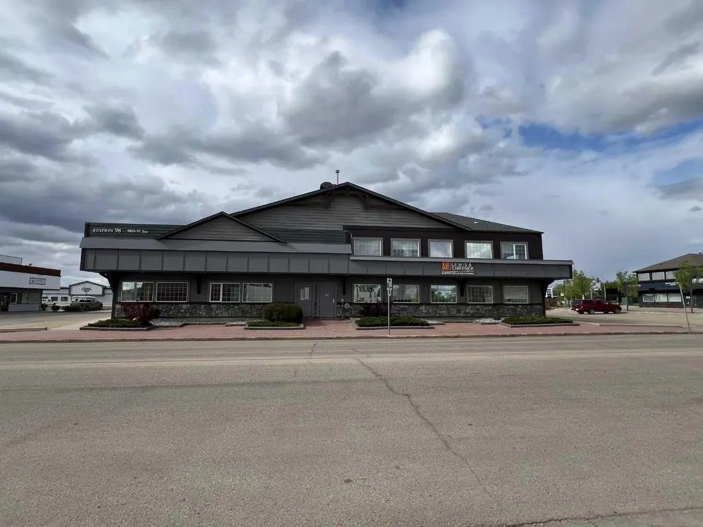 9824 97 Avenue Grande Prairie AB T8V 7K2
