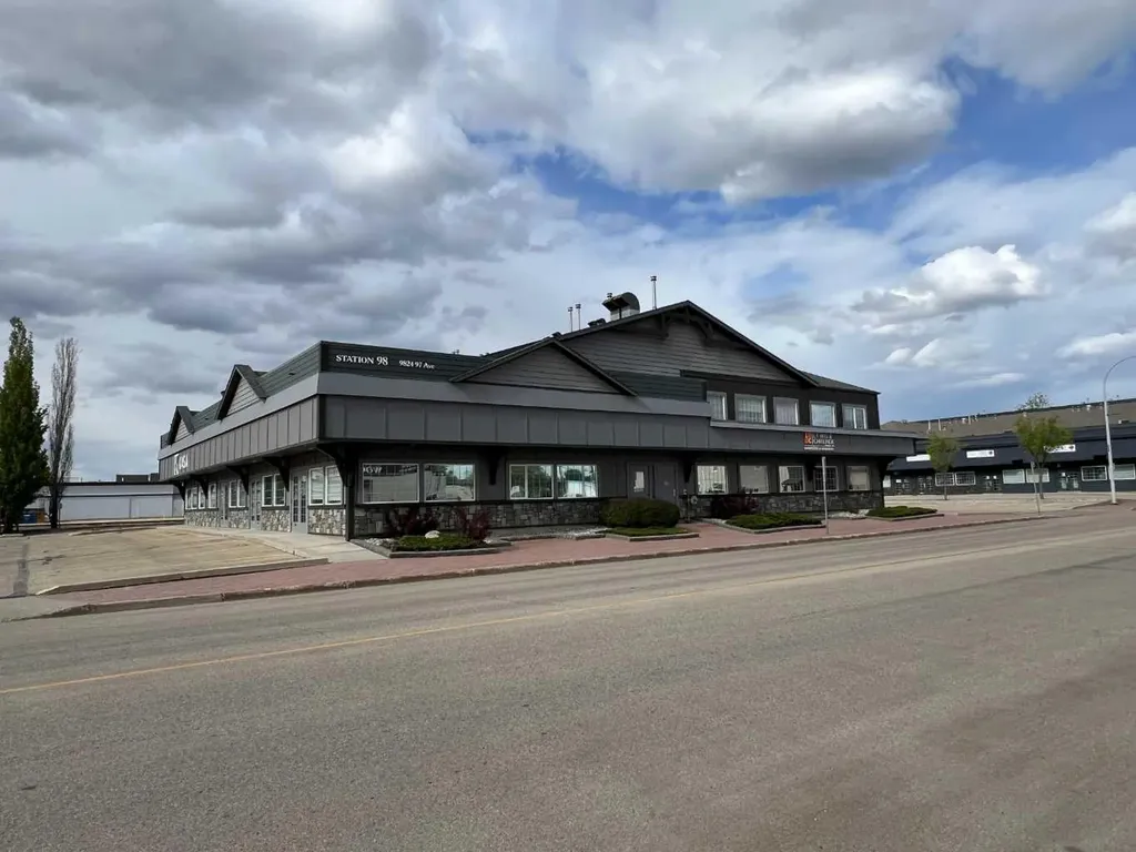 9824 97 Avenue Grande Prairie AB T8V 7K2