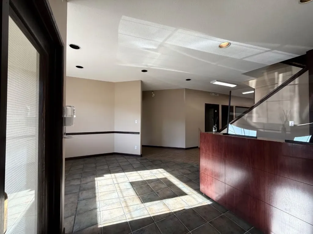 9824 97 Avenue Grande Prairie AB T8V 7K2