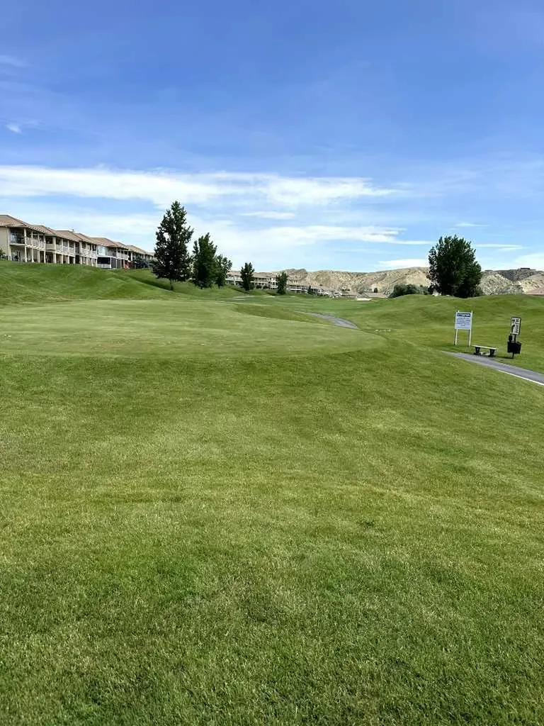260 Canyon Boulevard W Lethbridge AB T1K 6V1