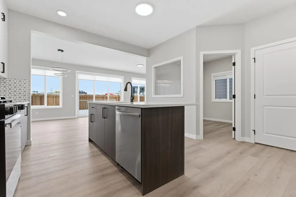 4071 Sawgrass Street NW Airdrie AB T4B 5V4