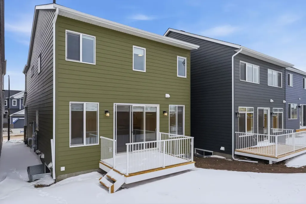 4071 Sawgrass Street NW Airdrie AB T4B 5V4