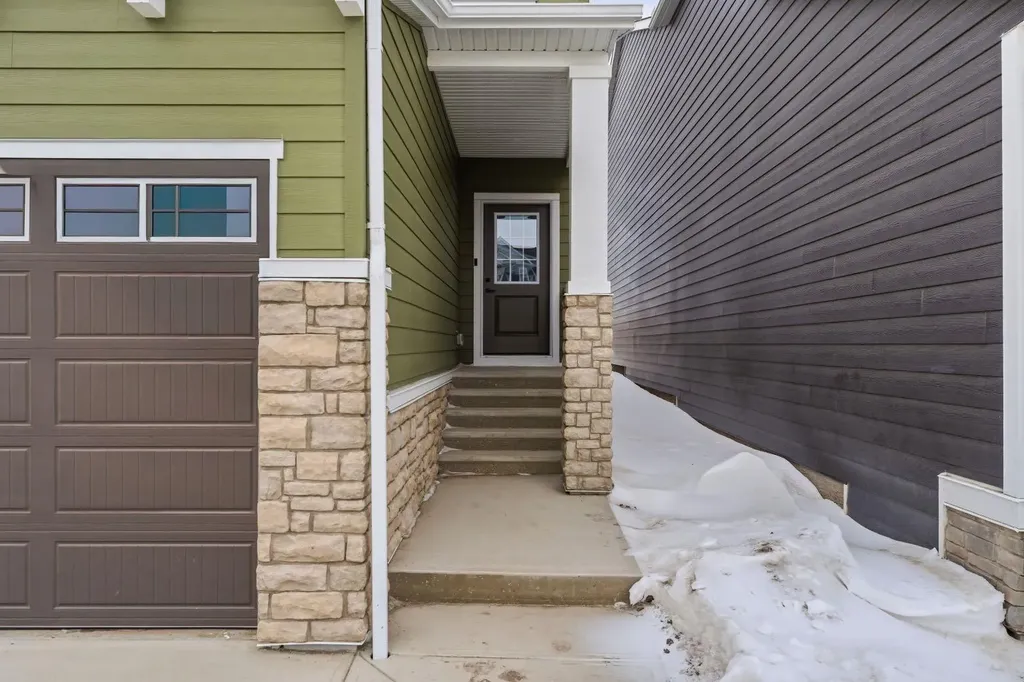 4071 Sawgrass Street NW Airdrie AB T4B 5V4