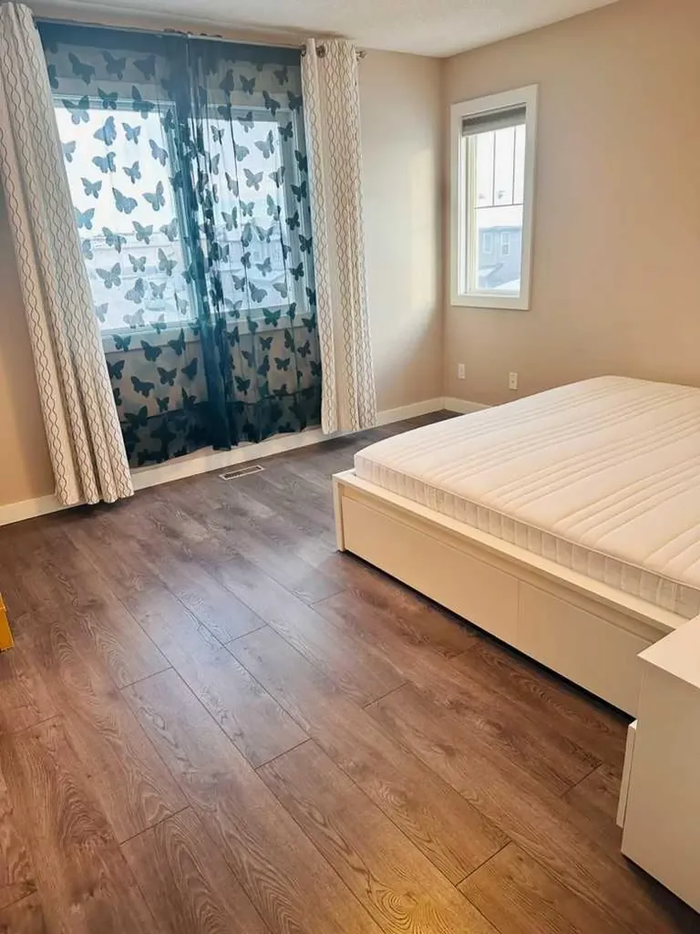 225 Panatella Square NW Calgary AB T3K 0V5