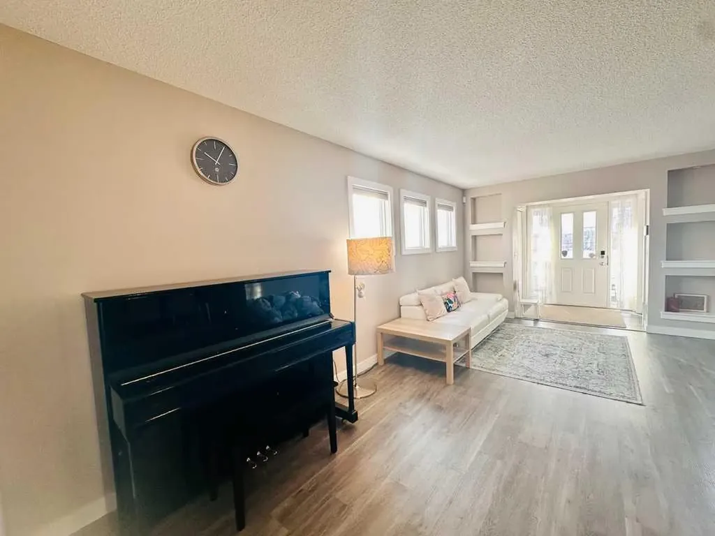 225 Panatella Square NW Calgary AB T3K 0V5