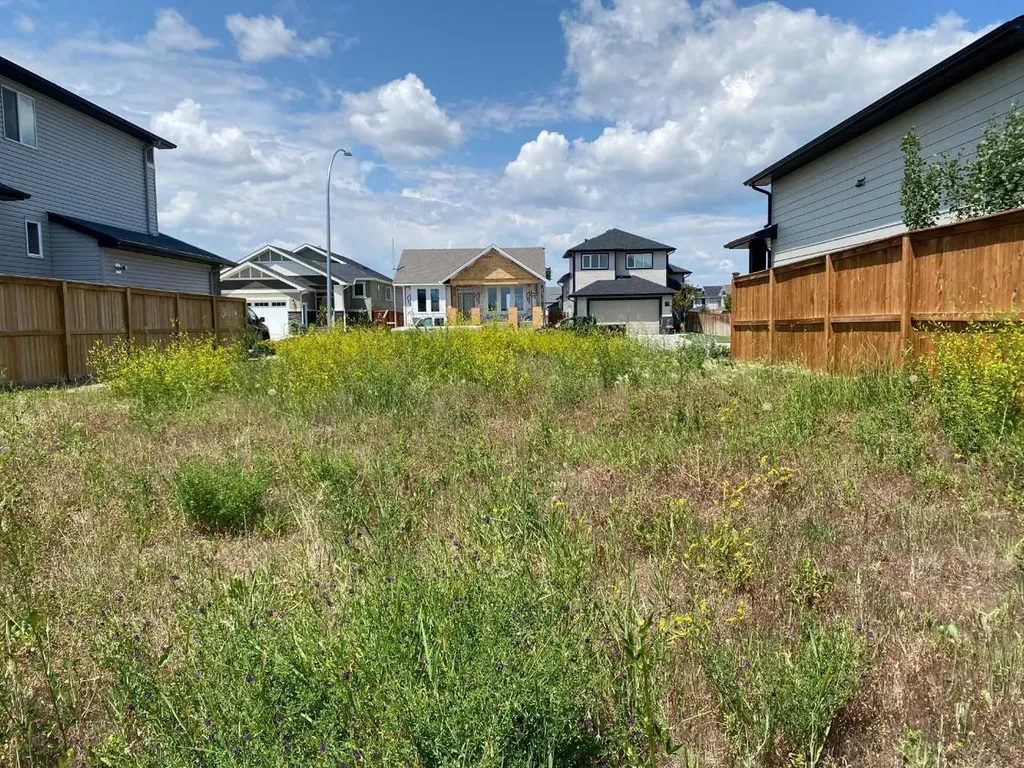 321 Rivergrove Chase W Lethbridge AB T1K 8E8