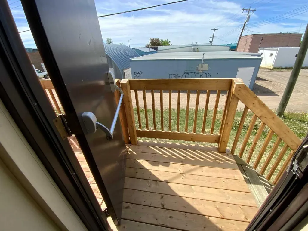 115 & 117 4 Th Avenue S Three Hills AB T0M 2A0