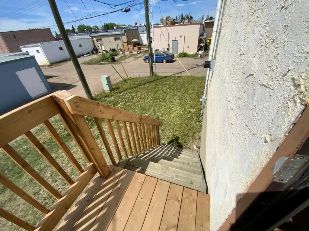 115 & 117 4 Th Avenue S Three Hills AB T0M 2A0