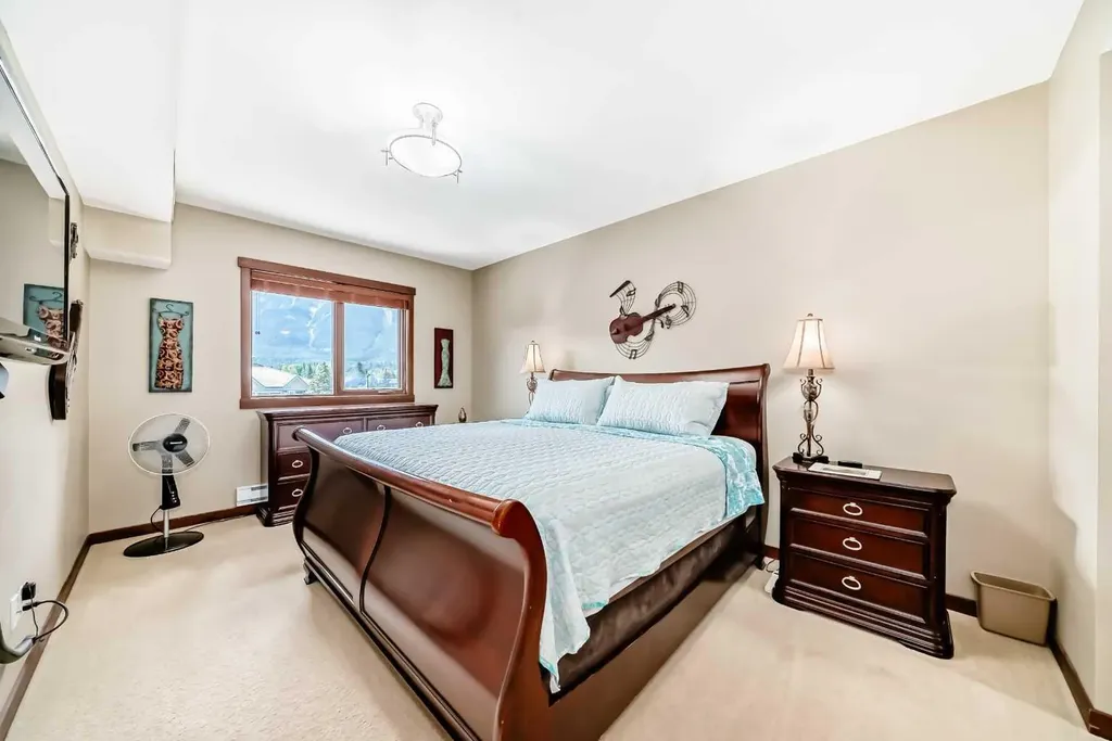 1002 8 Avenue Canmore AB T1W 0C4