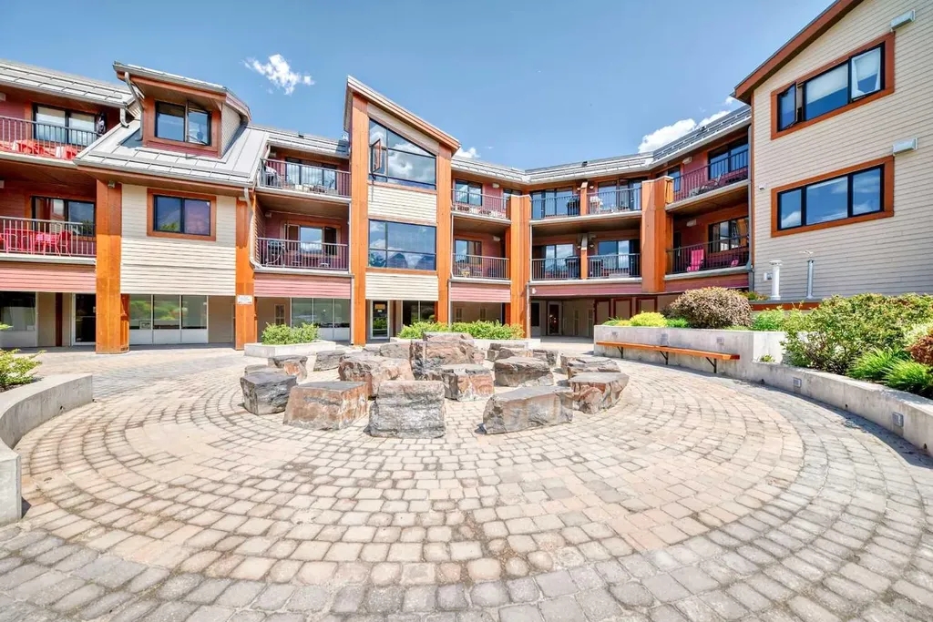 1002 8 Avenue Canmore AB T1W 0C4