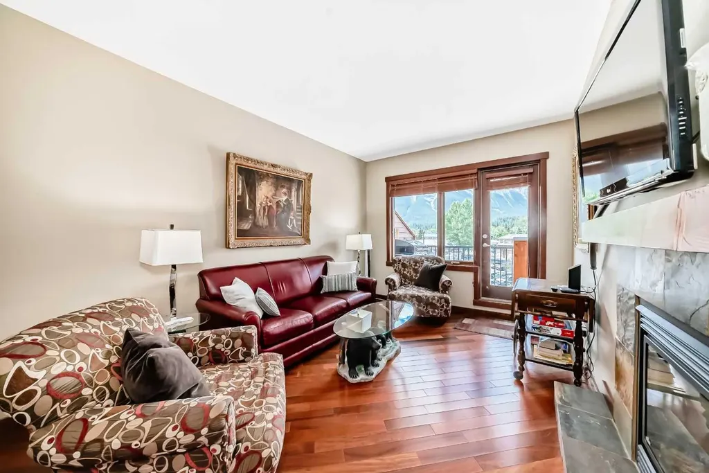 1002 8 Avenue Canmore AB T1W 0C4