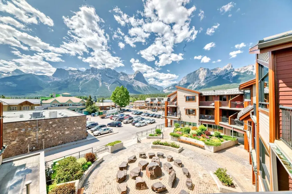 1002 8 Avenue Canmore AB T1W 0C4