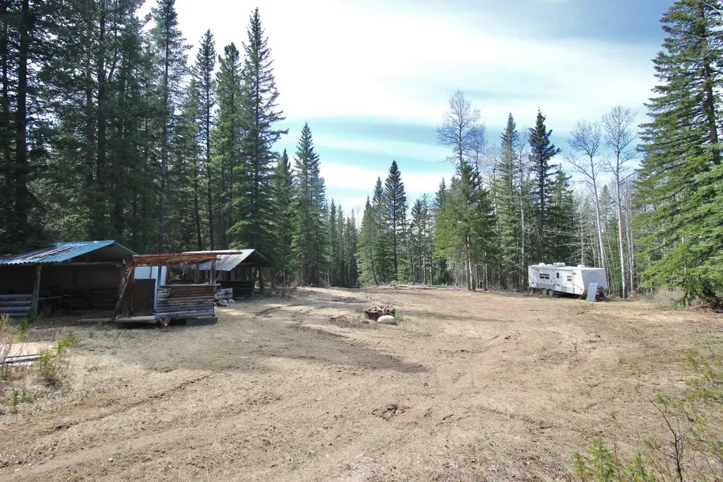 779 Mackeny Street Hinton AB T7V1H3