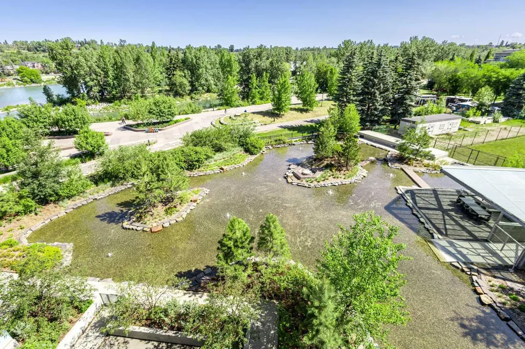 738 1 Avenue SW Calgary AB T2P 5G8