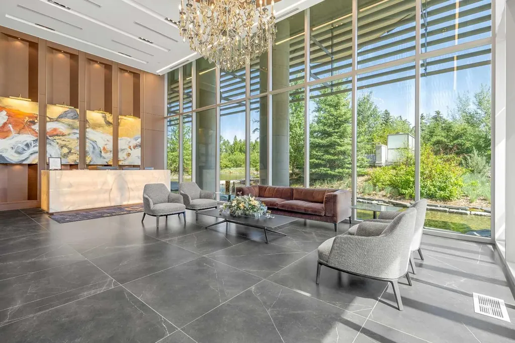 738 1 Avenue SW Calgary AB T2P 5G8