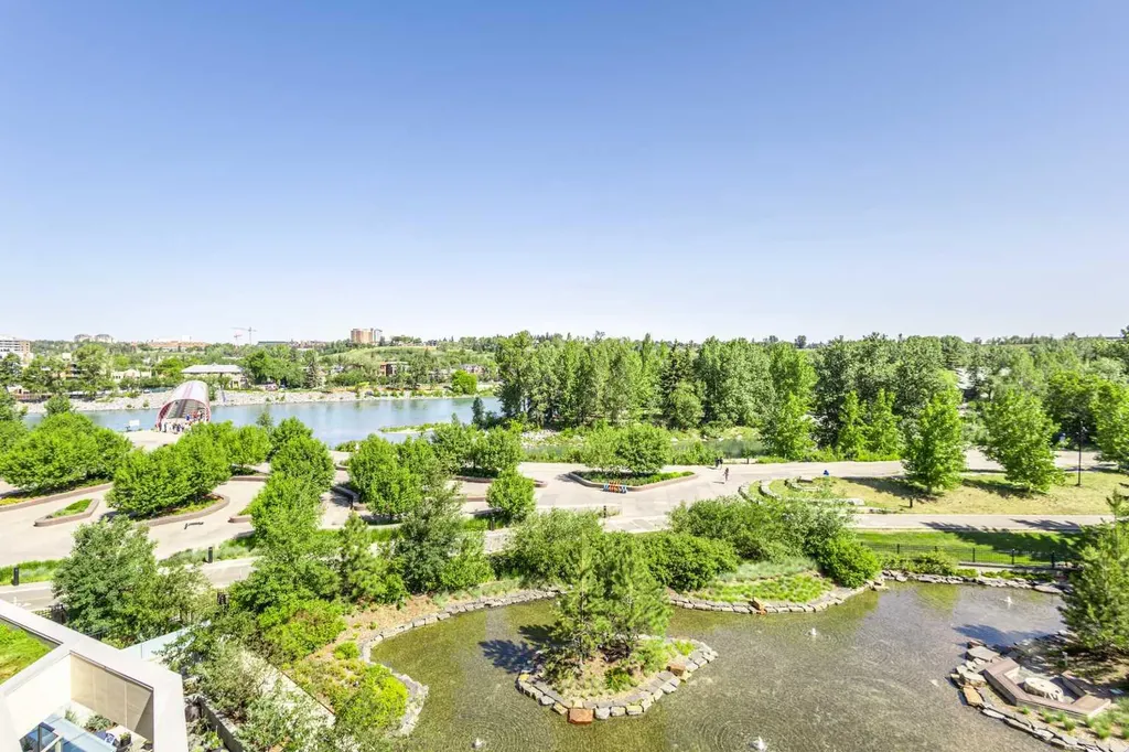 738 1 Avenue SW Calgary AB T2P 5G8