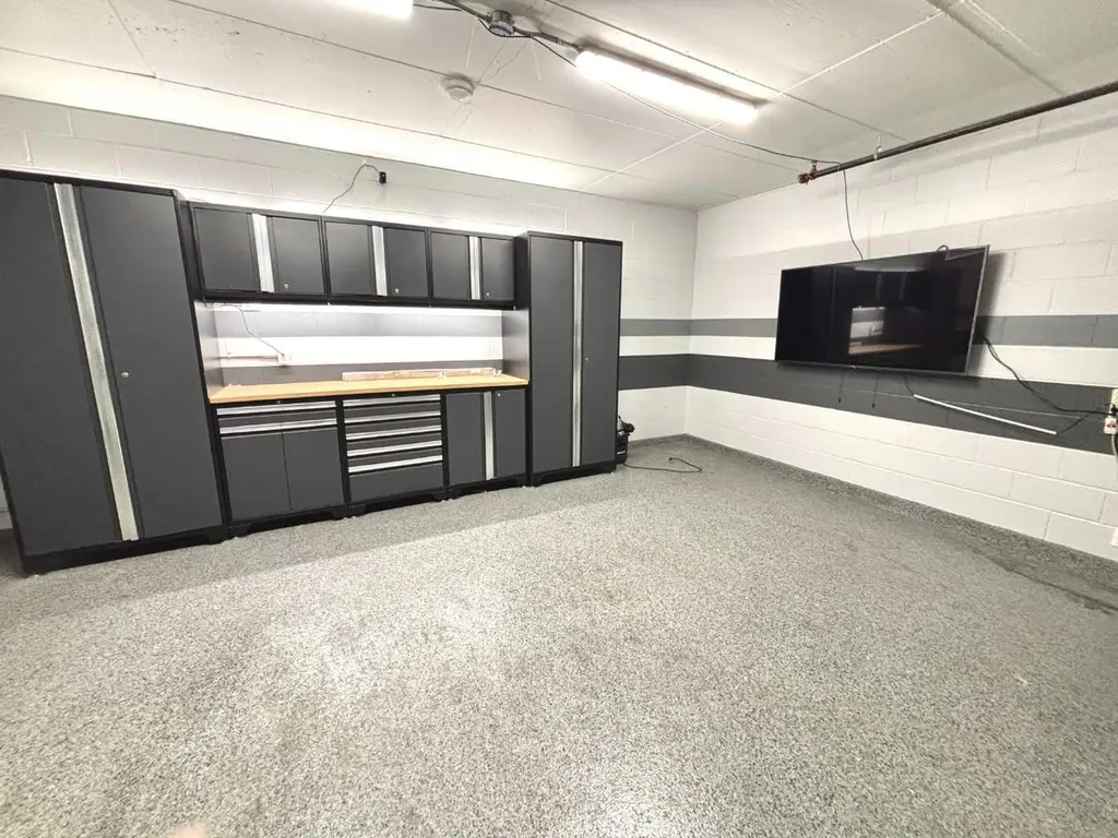 738 1 Avenue SW Calgary AB T2P 5G8