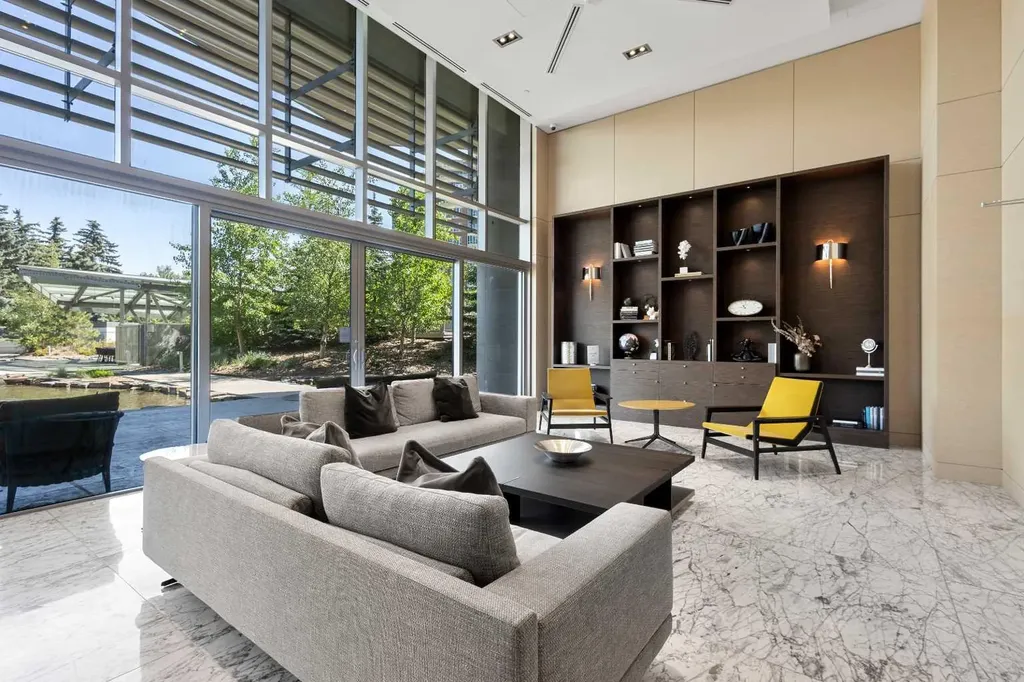 738 1 Avenue SW Calgary AB T2P 5G8