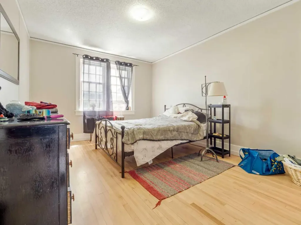 7719 17 Avenue Coleman AB T0K 0M0
