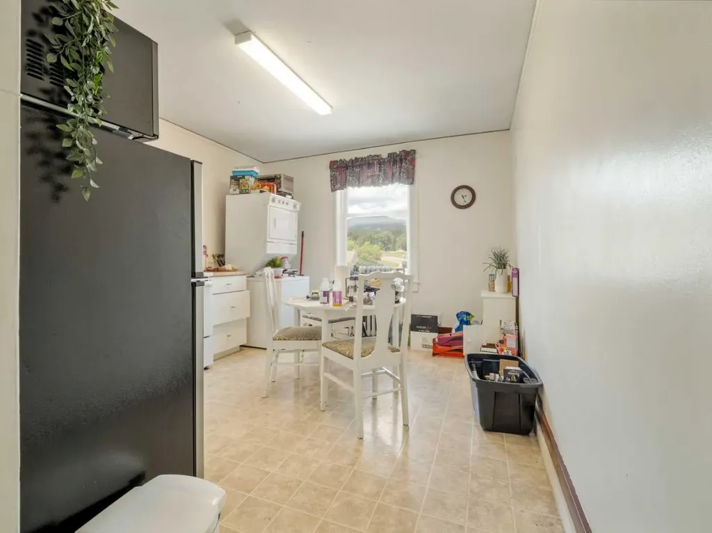 7719 17 Avenue Coleman AB T0K 0M0