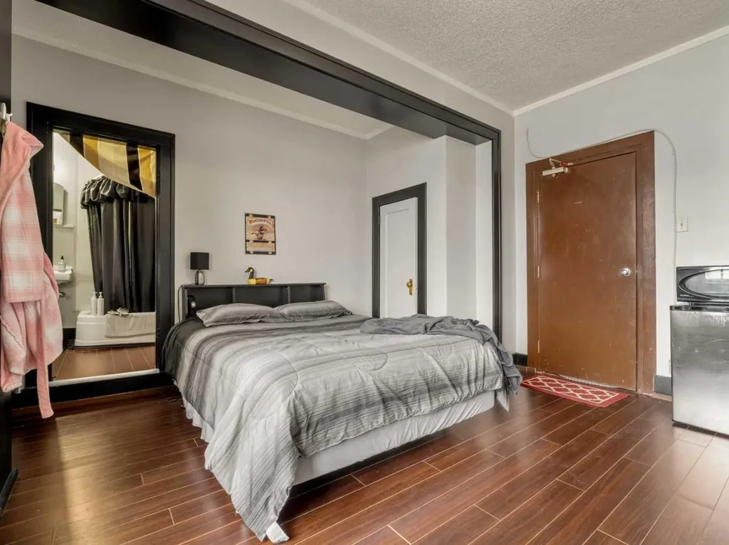 7719 17 Avenue Coleman AB T0K 0M0