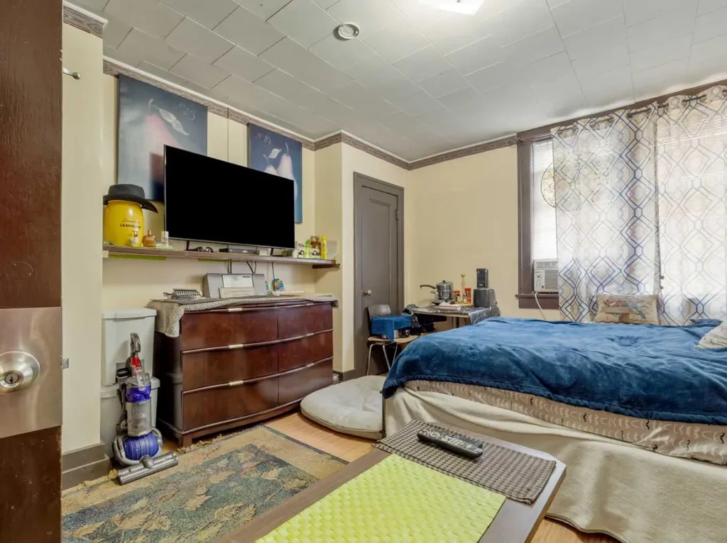 7719 17 Avenue Coleman AB T0K 0M0