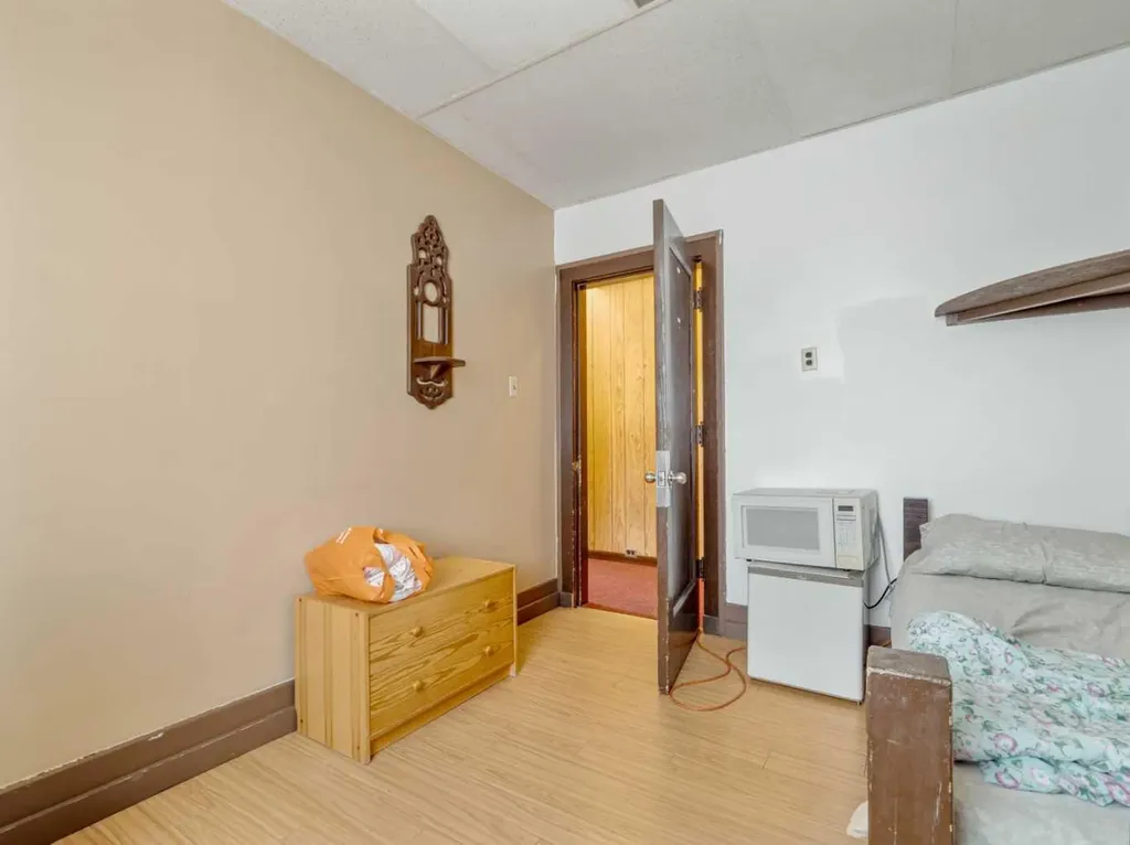 7719 17 Avenue Coleman AB T0K 0M0