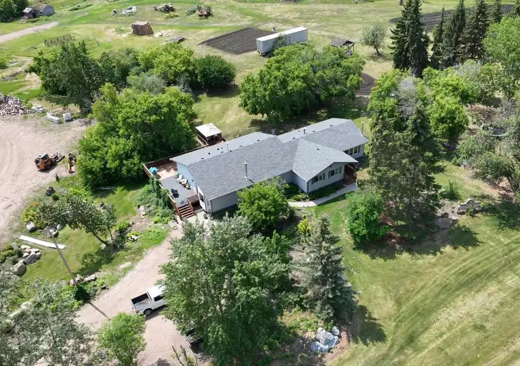 Ne-10-54-10-w4 Rural Two Hills No. 21 County Of AB T0B4K0