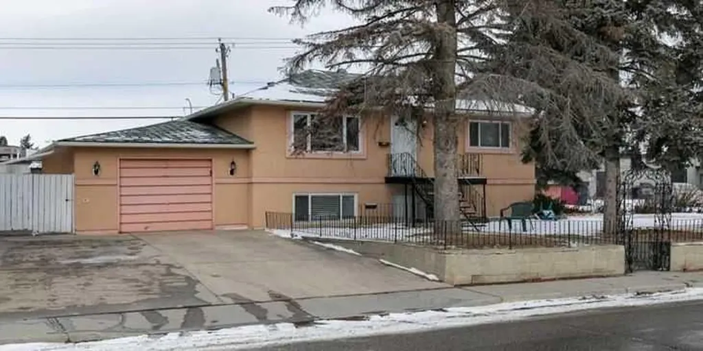 4010 8 Avenue SW Calgary AB T3C 0G3