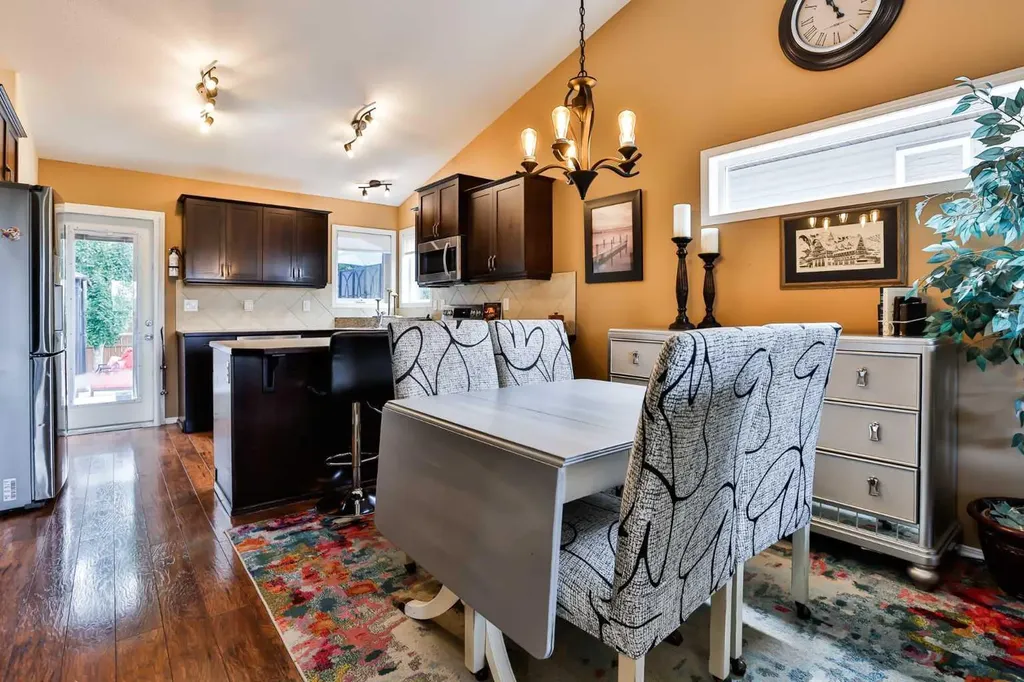 19 Firelight Way W Lethbridge AB T1J 4W1