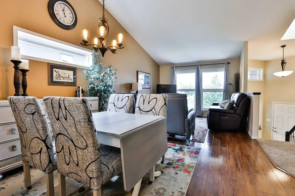 19 Firelight Way W Lethbridge AB T1J 4W1