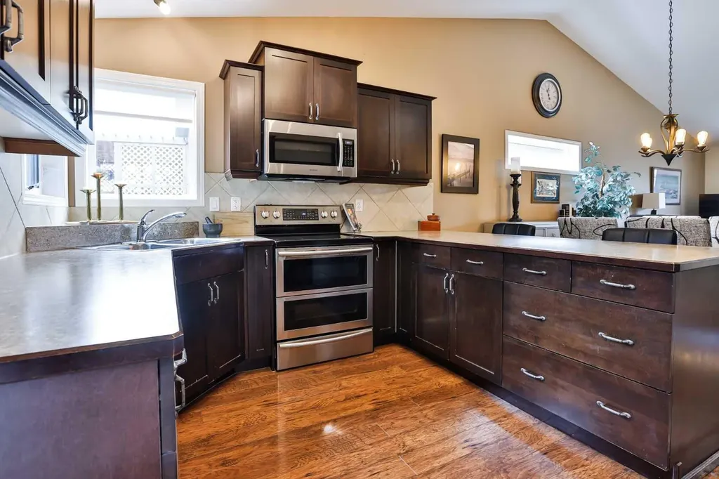 19 Firelight Way W Lethbridge AB T1J 4W1
