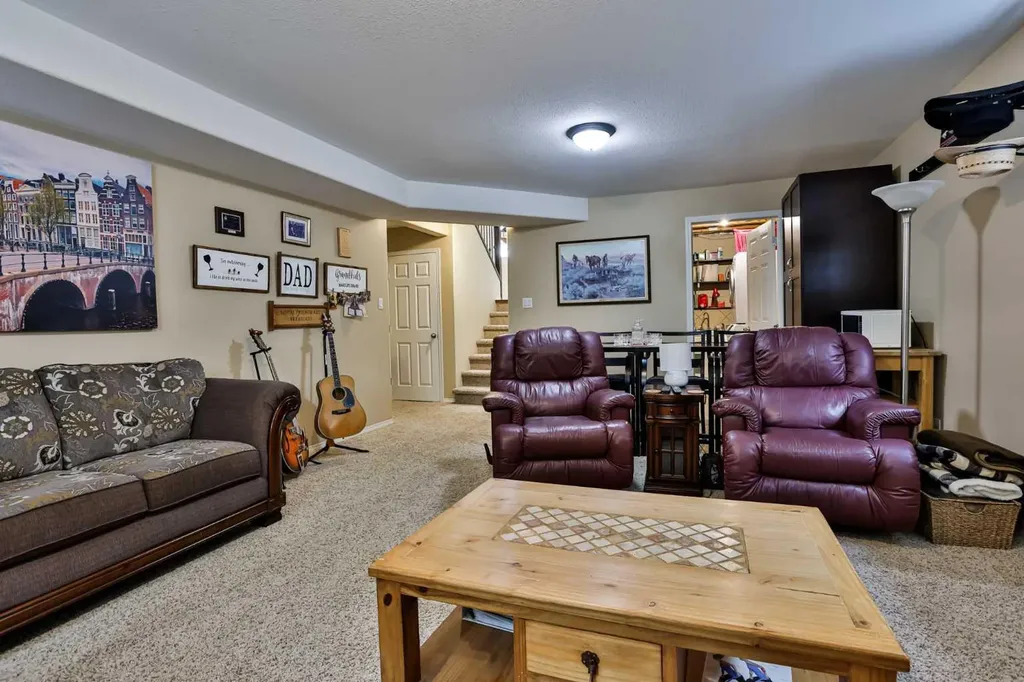 19 Firelight Way W Lethbridge AB T1J 4W1
