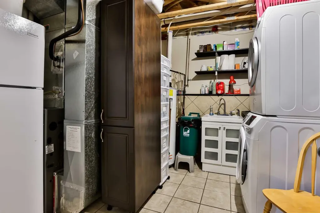 19 Firelight Way W Lethbridge AB T1J 4W1