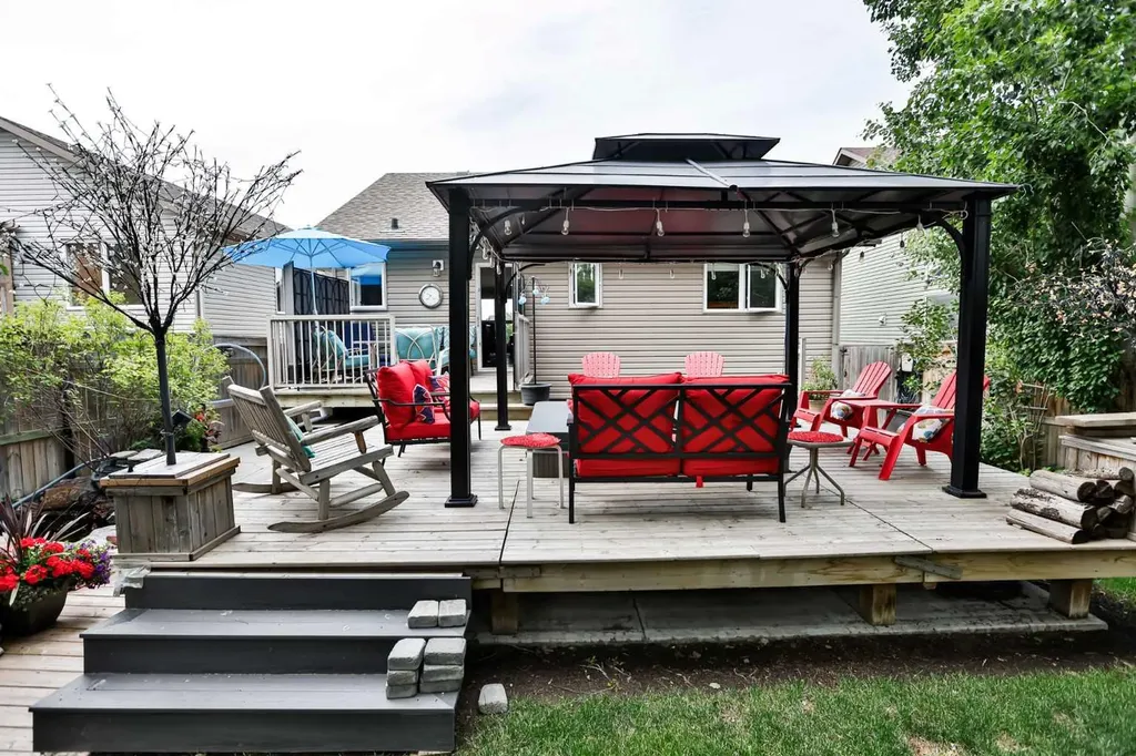 19 Firelight Way W Lethbridge AB T1J 4W1
