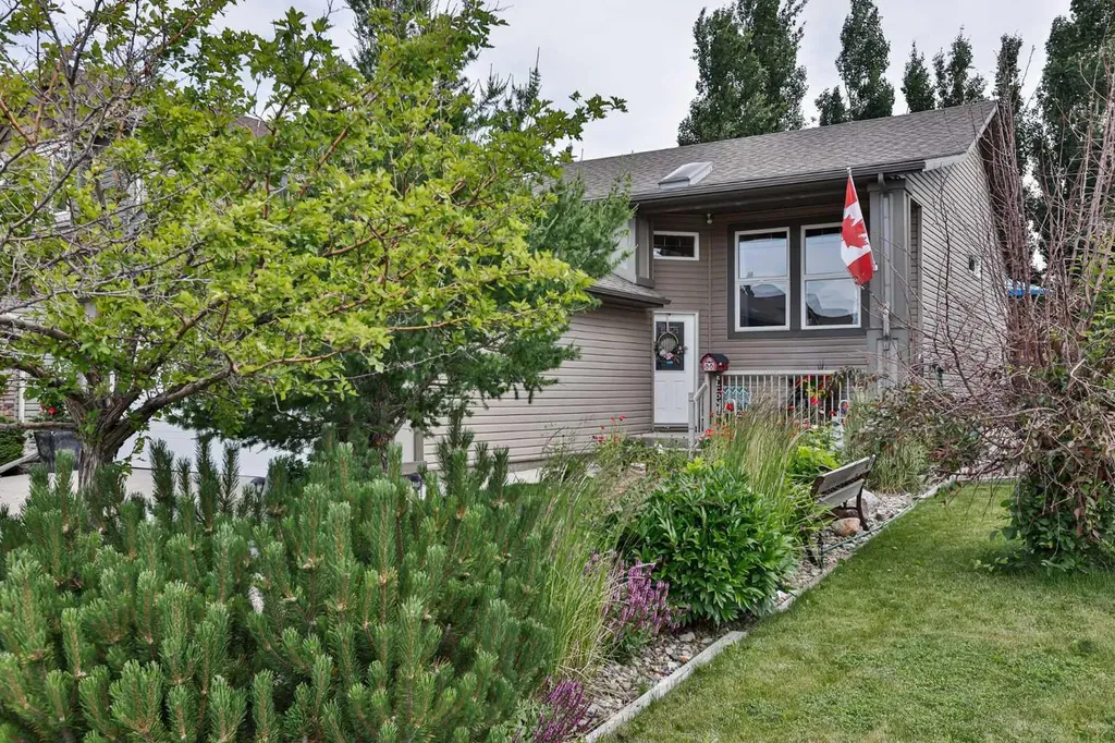 19 Firelight Way W Lethbridge AB T1J 4W1