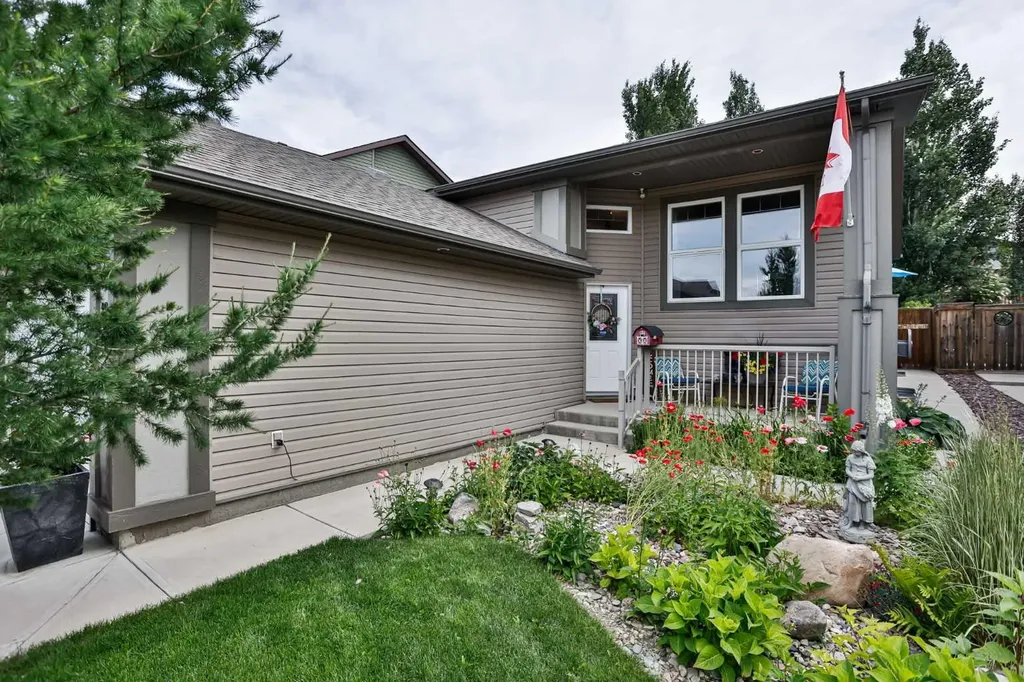19 Firelight Way W Lethbridge AB T1J 4W1