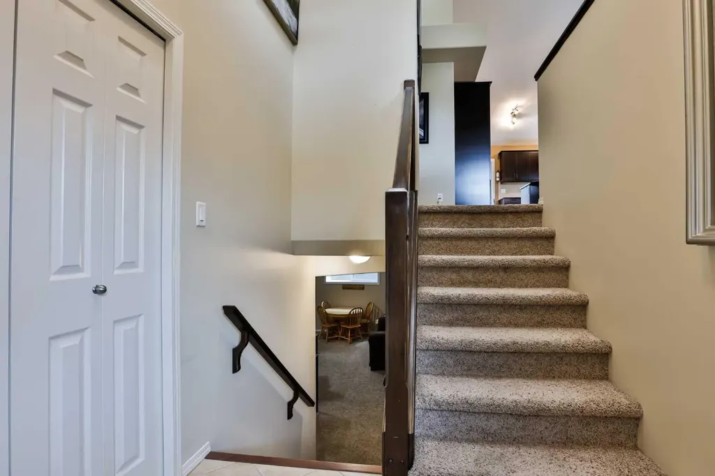 19 Firelight Way W Lethbridge AB T1J 4W1
