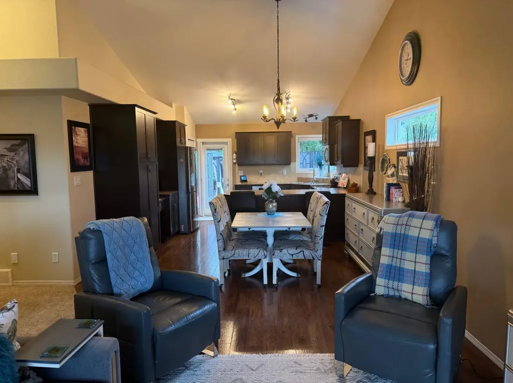 19 Firelight Way W Lethbridge AB T1J 4W1